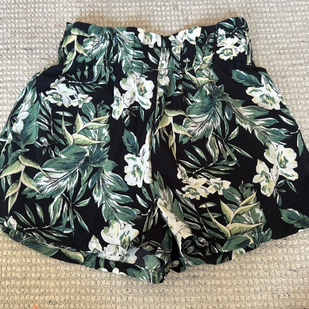 SHEIN Kids Shorts